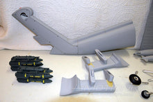 Load image into Gallery viewer, Roban SH-60 Seahawk 700 Size Scale Helicopter - ARF